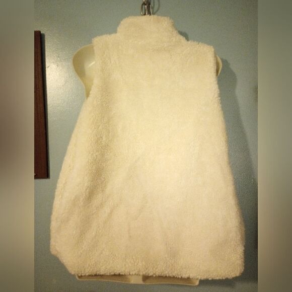 - Sherpa full zip vest with pockets - Picture 4 of 11